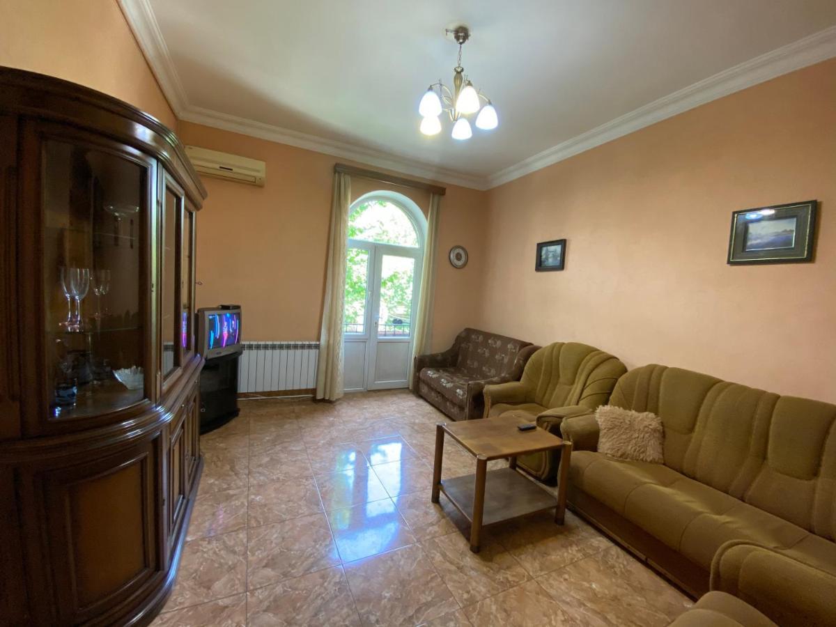 Agora Arcs Apartment Erevan Esterno foto