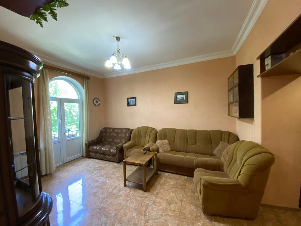 Agora Arcs Apartment Erevan Esterno foto