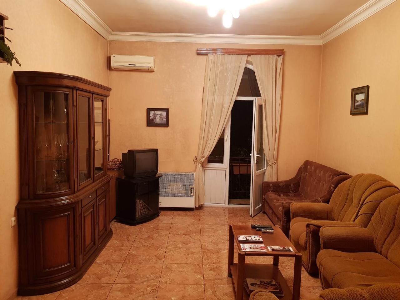 Agora Arcs Apartment Erevan Esterno foto